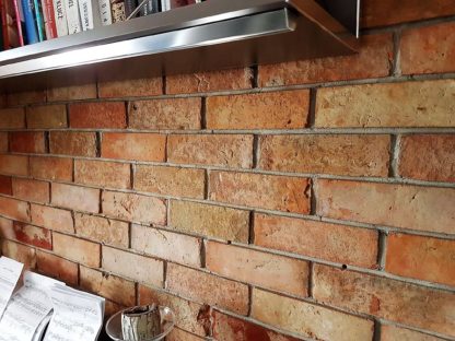 Lico równe, cięte z cegły rozbiórkowej